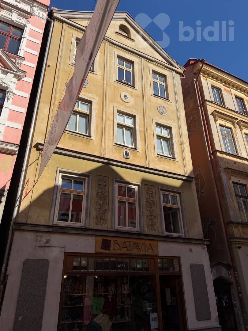 Dům na Pražské v Liberci — skutečná fotografie historické fasády